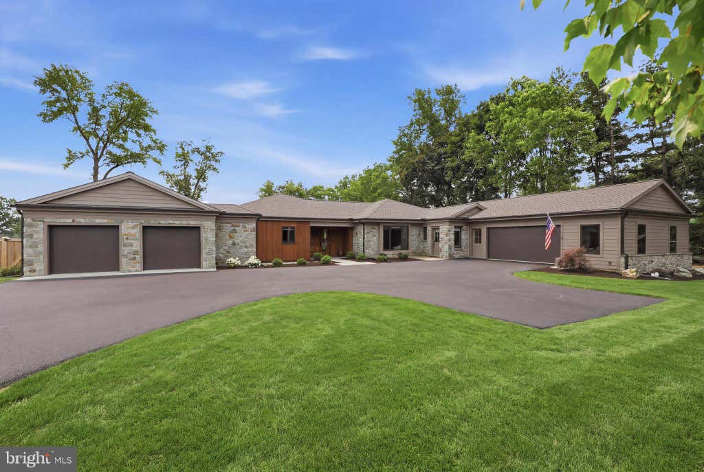 Photo of 1536 New Holland Pike, LANCASTER, PA 17601 (MLS # PALA2092076)
