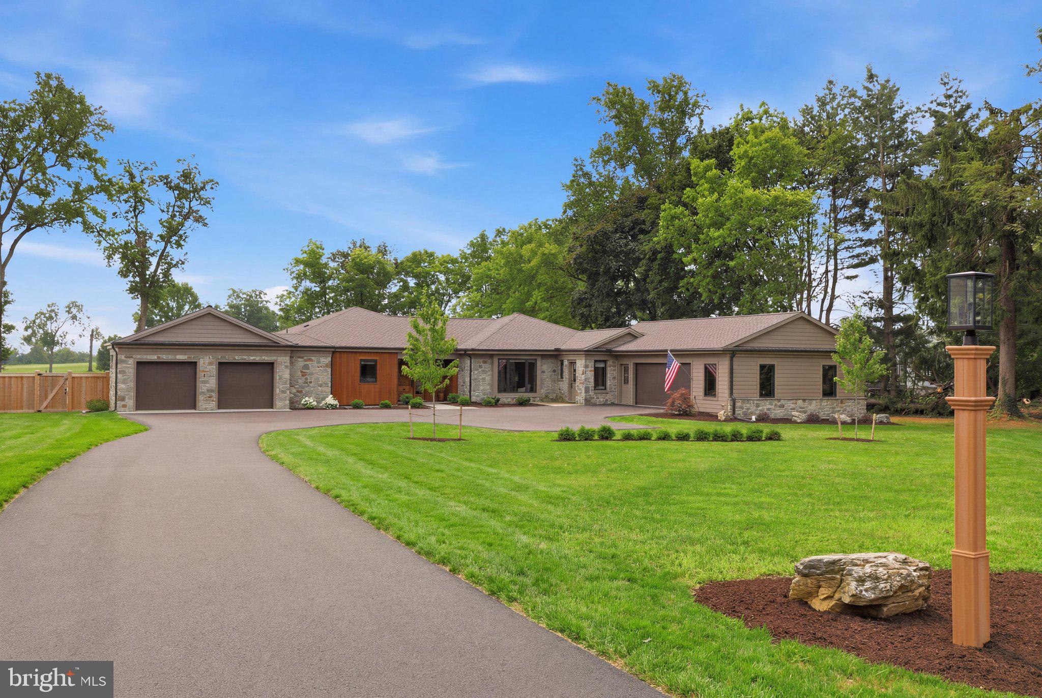1536 NEW HOLLAND PIKE