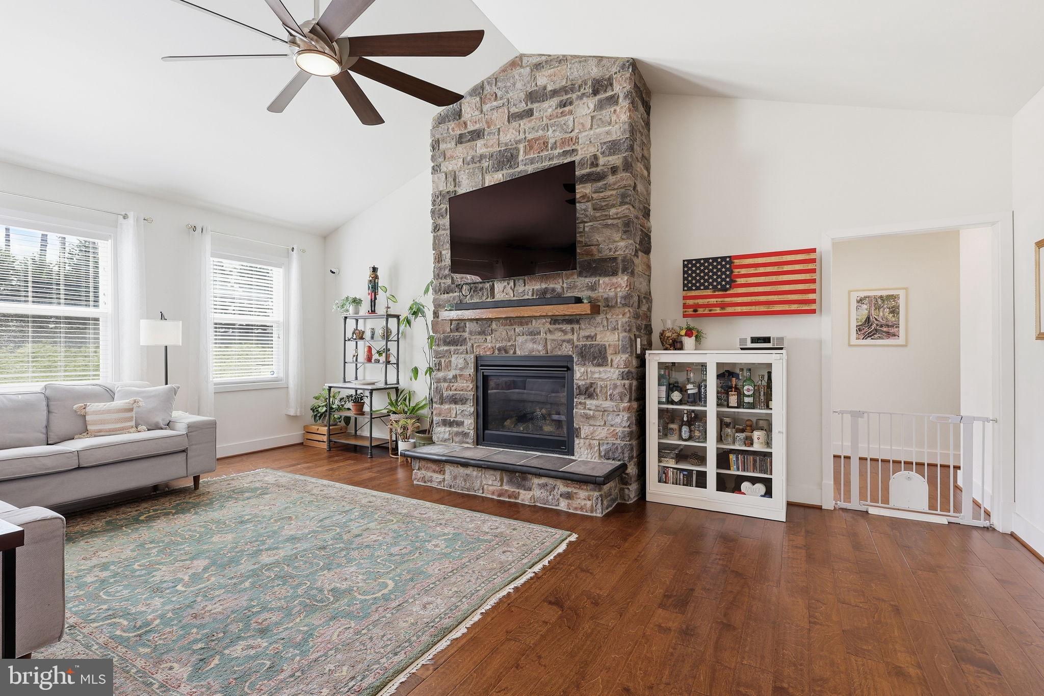 BROOKE POINT ESTATES - Residential