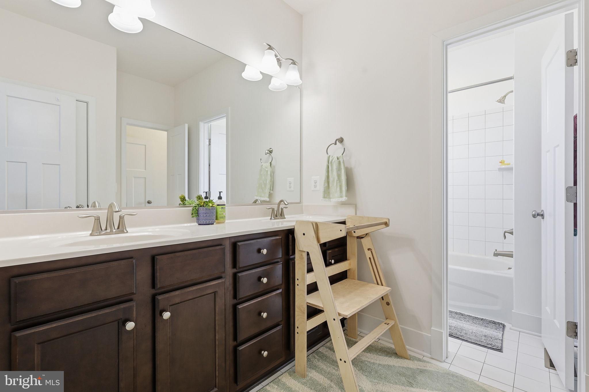 BROOKE POINT ESTATES - Residential