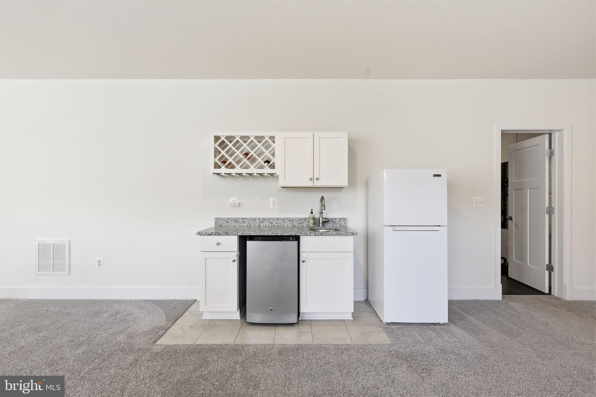 BROOKE POINT ESTATES - Residential