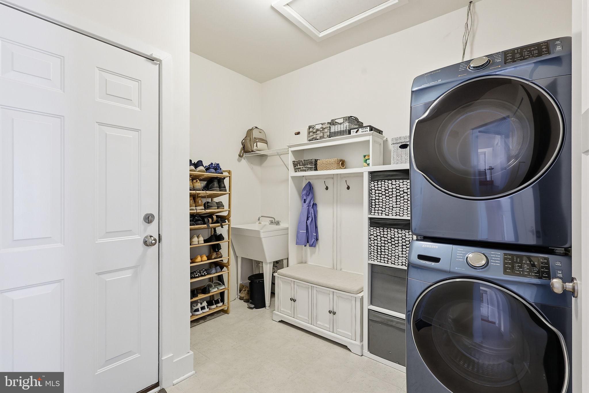 BROOKE POINT ESTATES - Residential