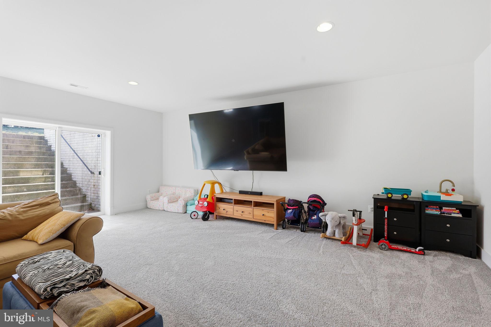 BROOKE POINT ESTATES - Residential