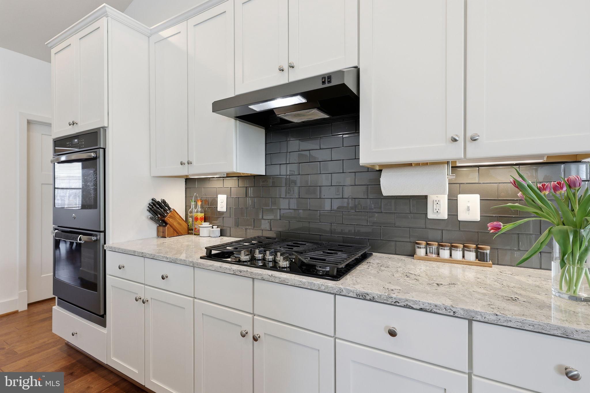 BROOKE POINT ESTATES - Residential