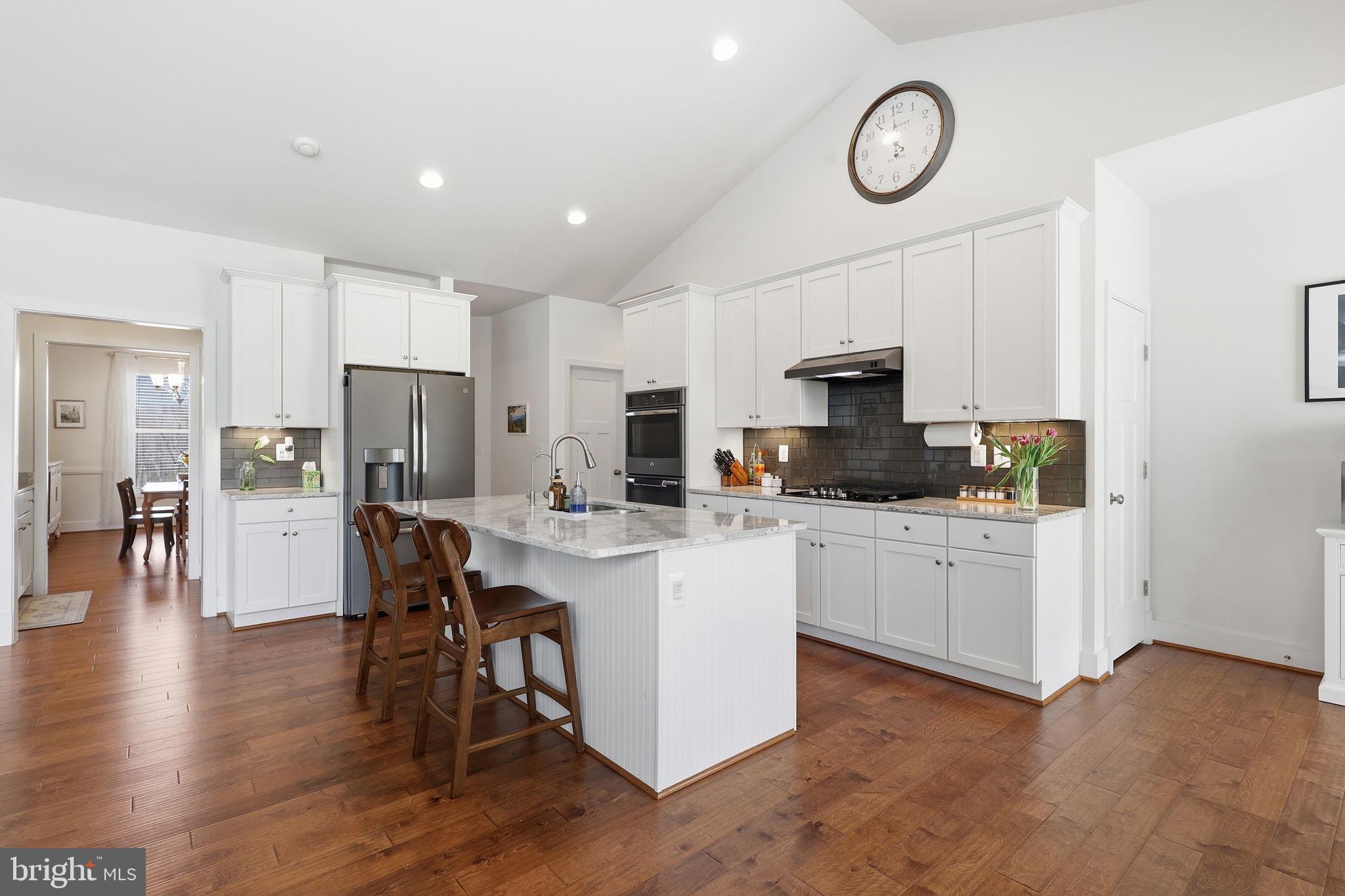 BROOKE POINT ESTATES - Residential