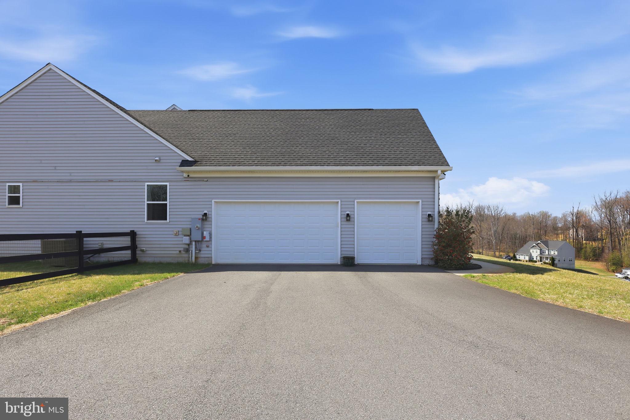 BROOKE POINT ESTATES - Residential