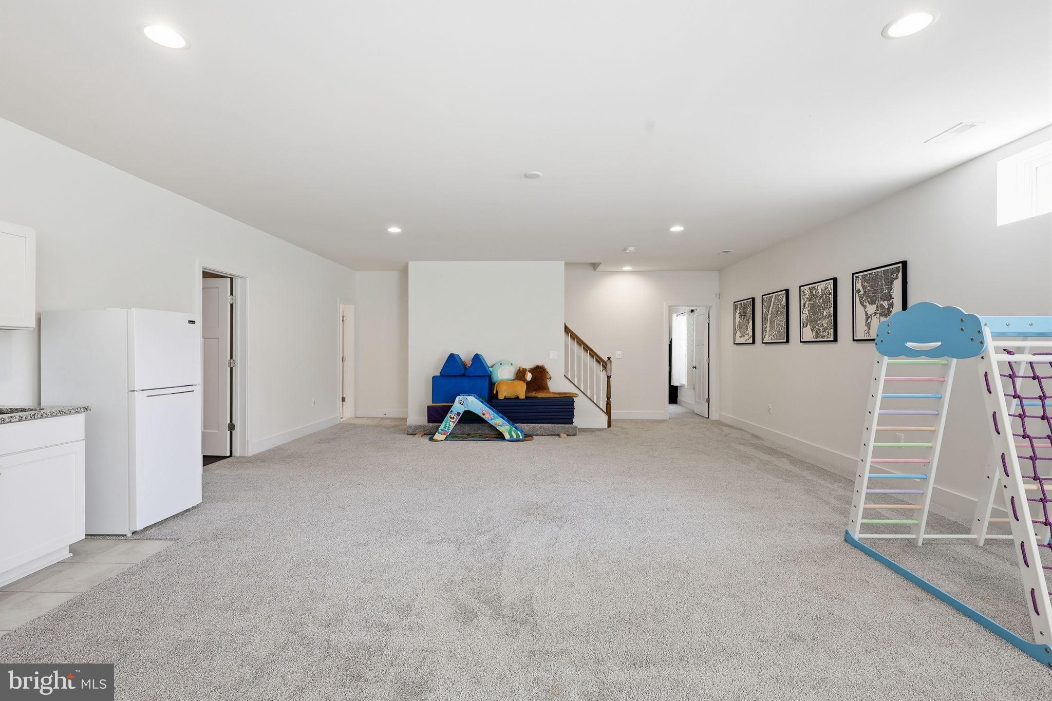 BROOKE POINT ESTATES - Residential