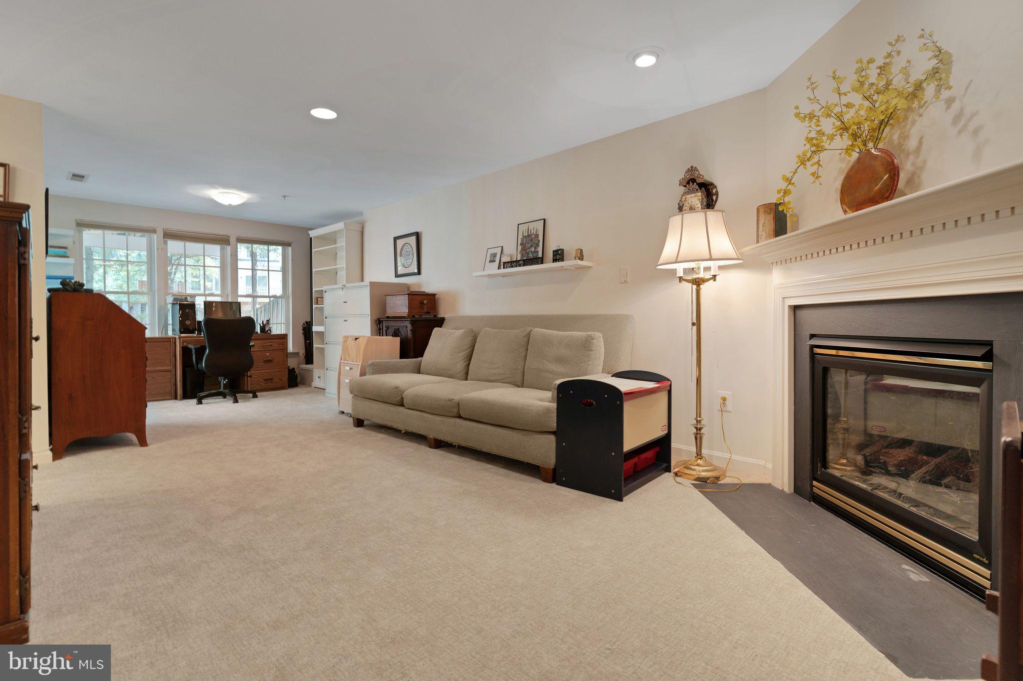 CROFTON MANOR - Residential