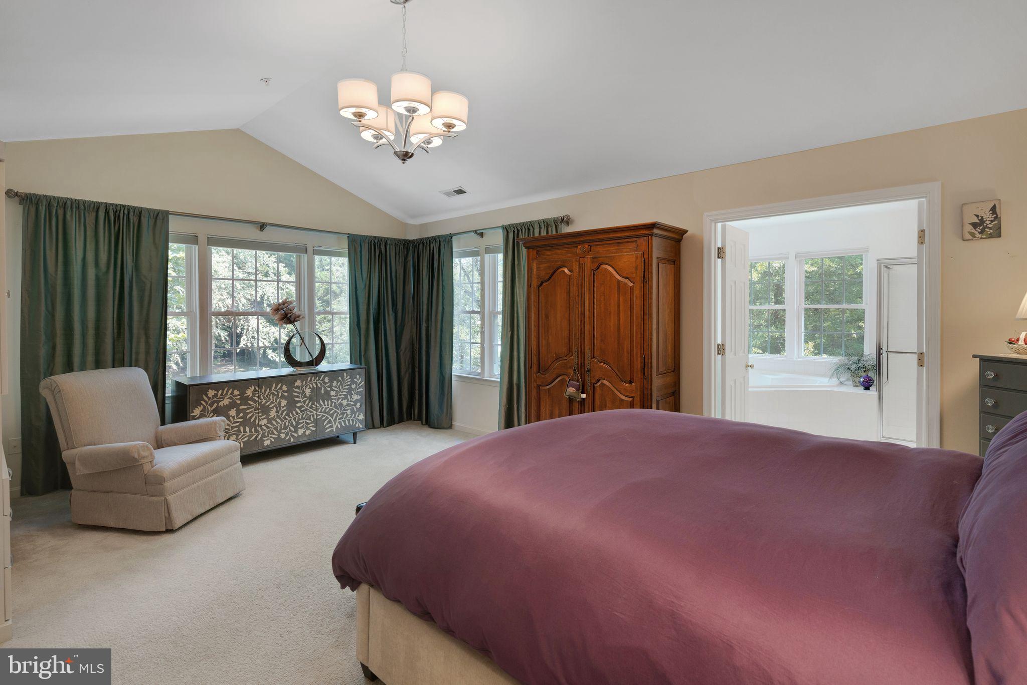 CROFTON MANOR - Residential