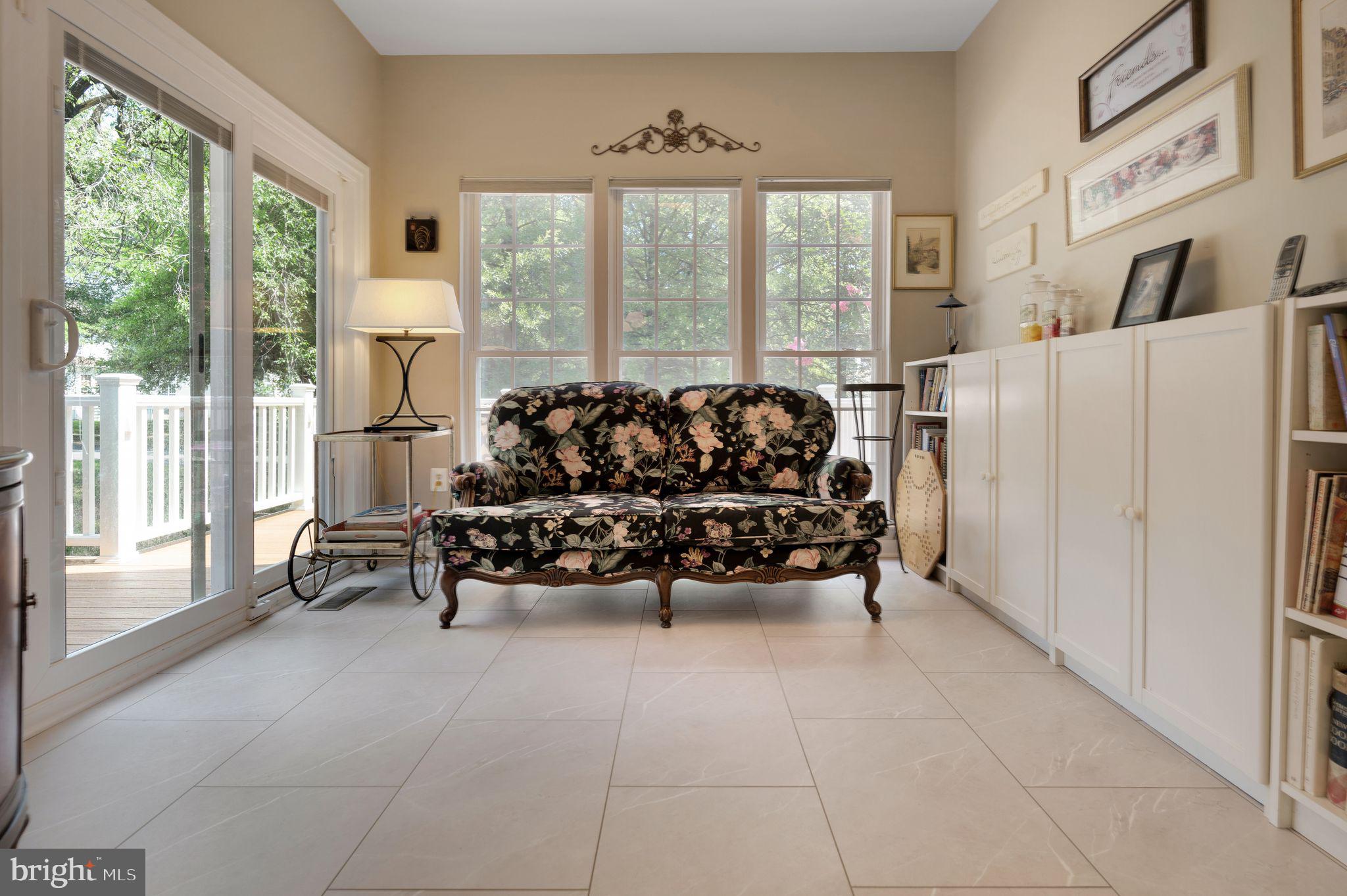 CROFTON MANOR - Residential