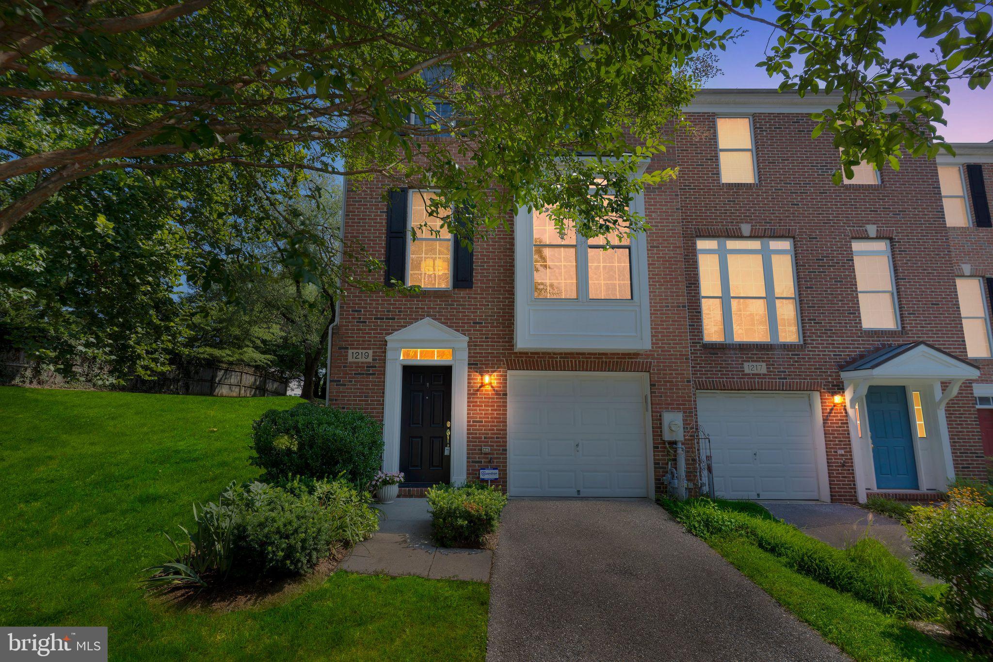 1219 BIRCHLEAF COURT