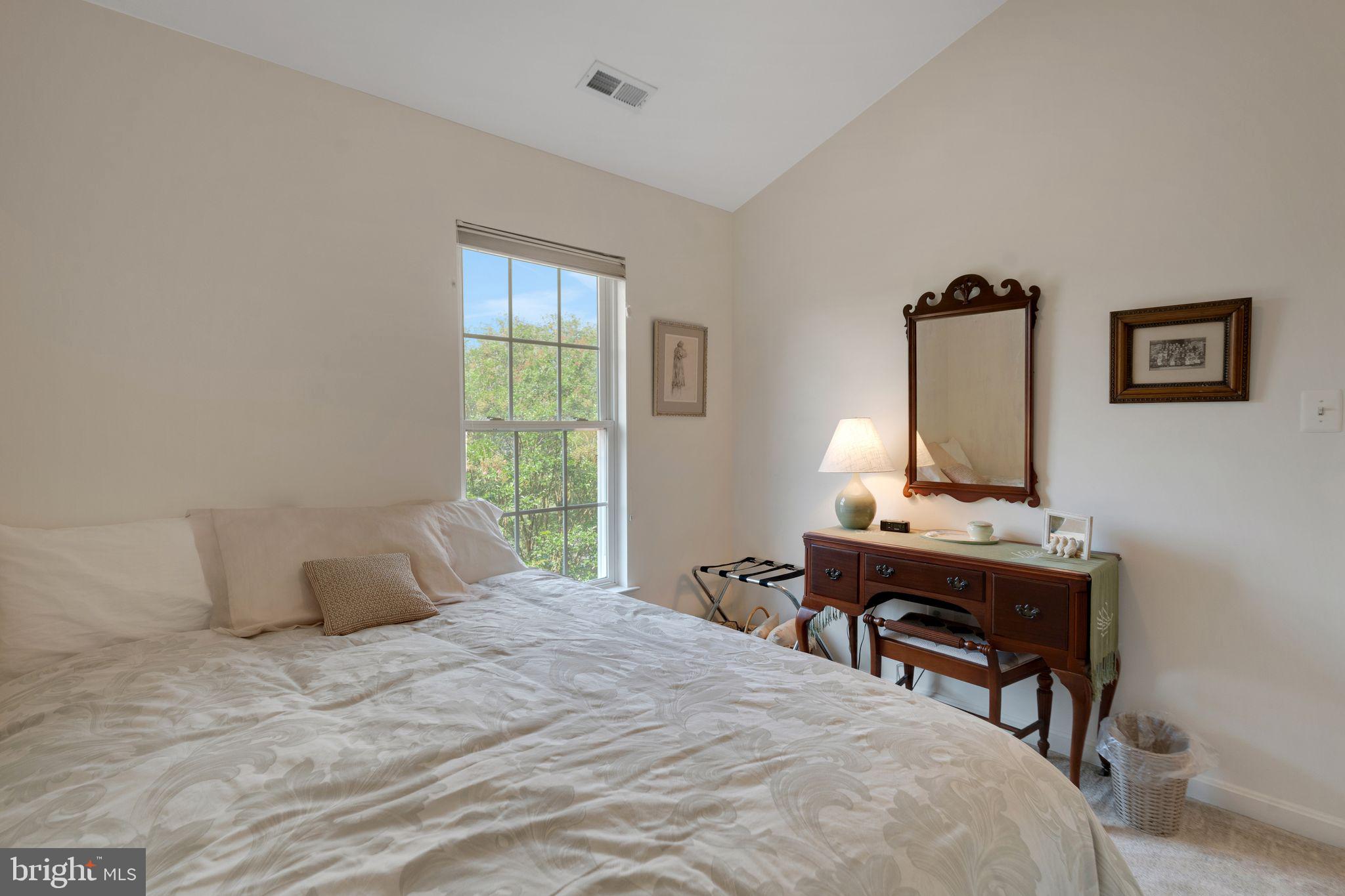 CROFTON MANOR - Residential