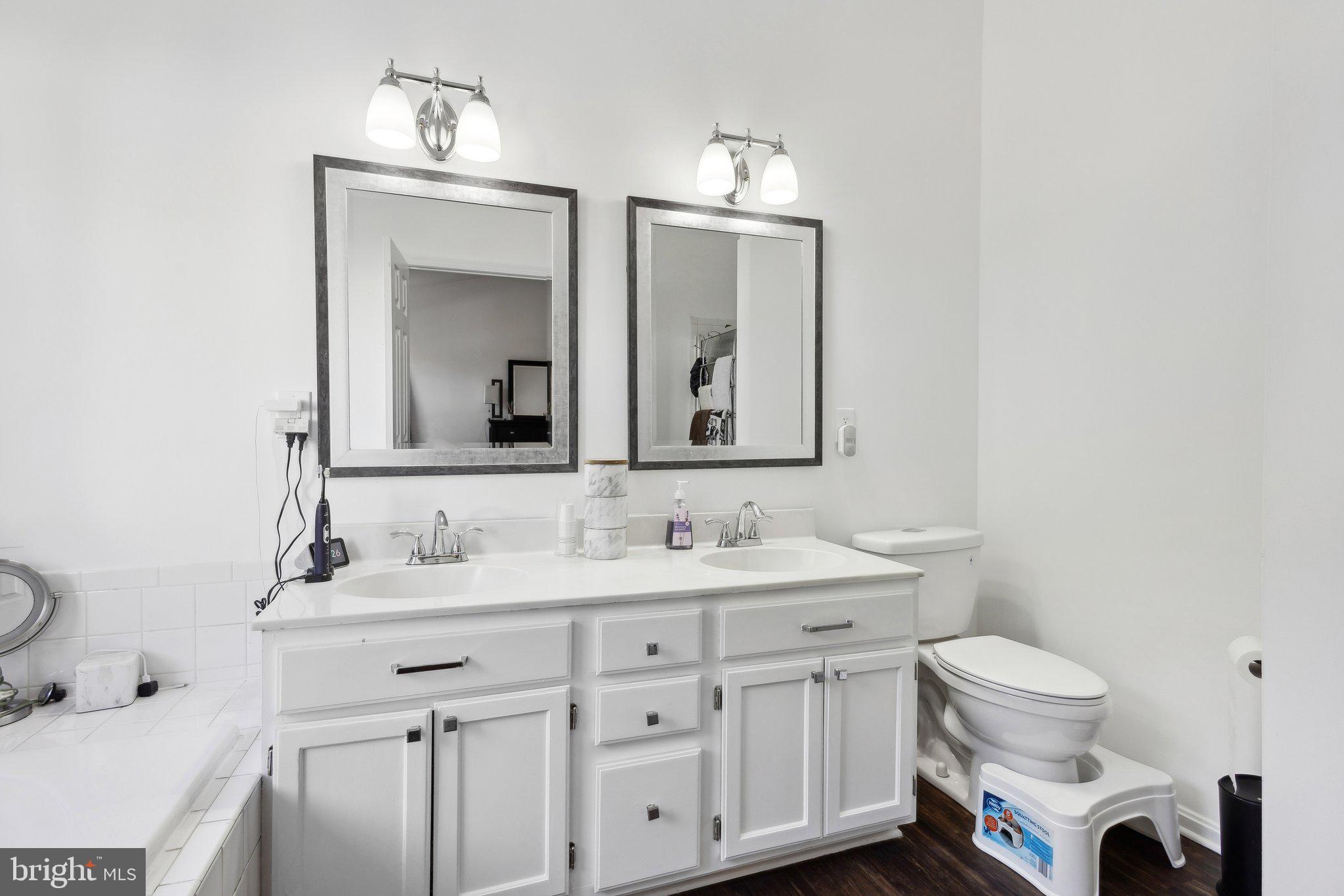 BLOOMS CROSSING - Residential