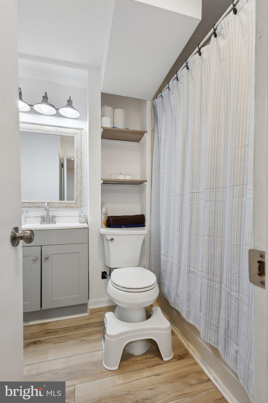 BLOOMS CROSSING - Residential