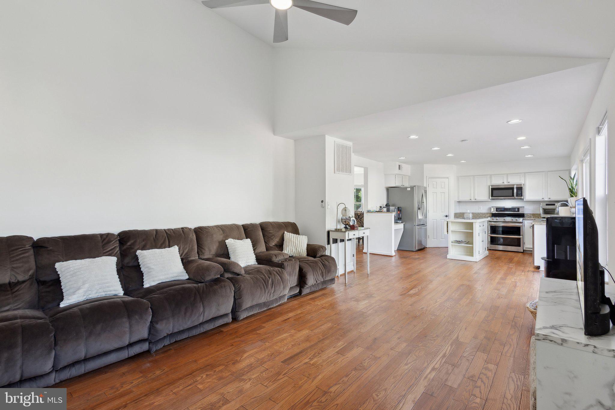 BLOOMS CROSSING - Residential