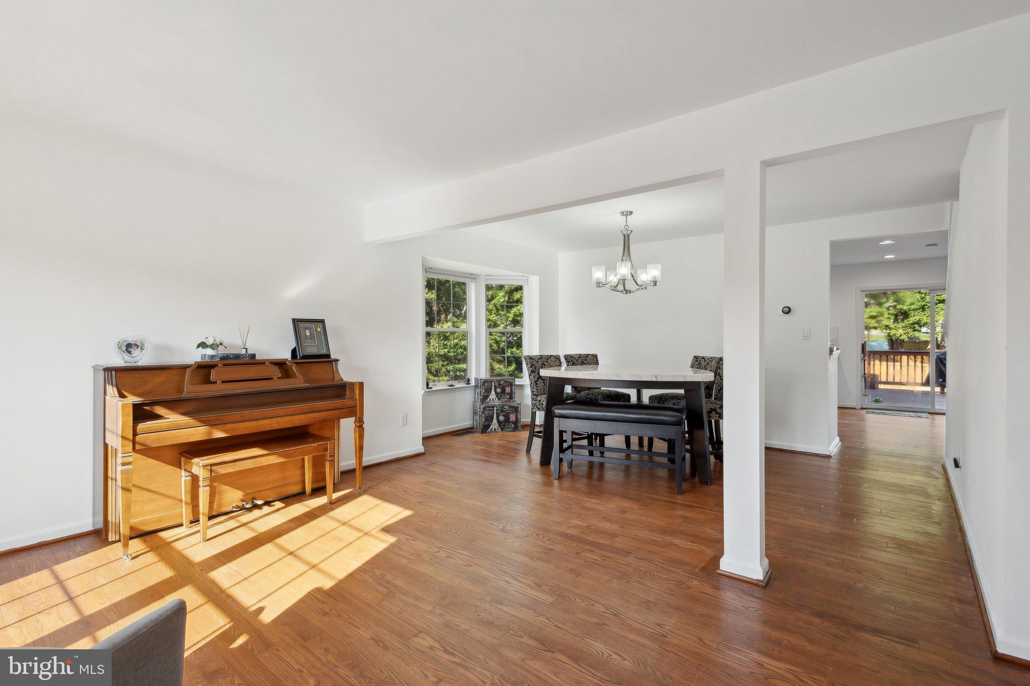 BLOOMS CROSSING - Residential