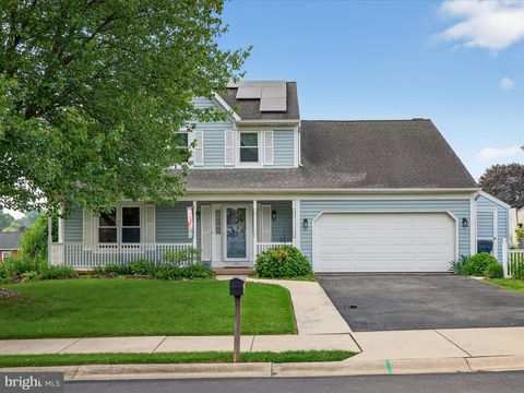 Photo of 320 Dogwood Lane, NEW HOLLAND, PA 17557 (MLS # PALA2071618)