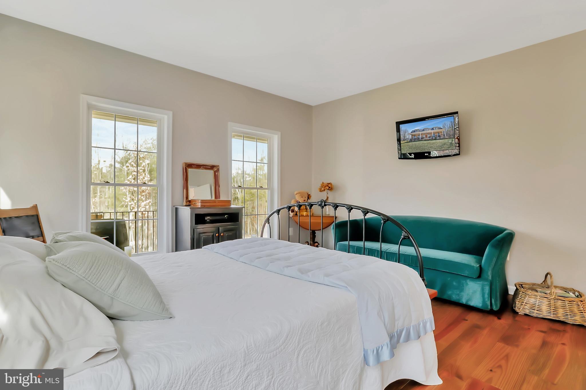 SMOKEYSHIRE - Residential