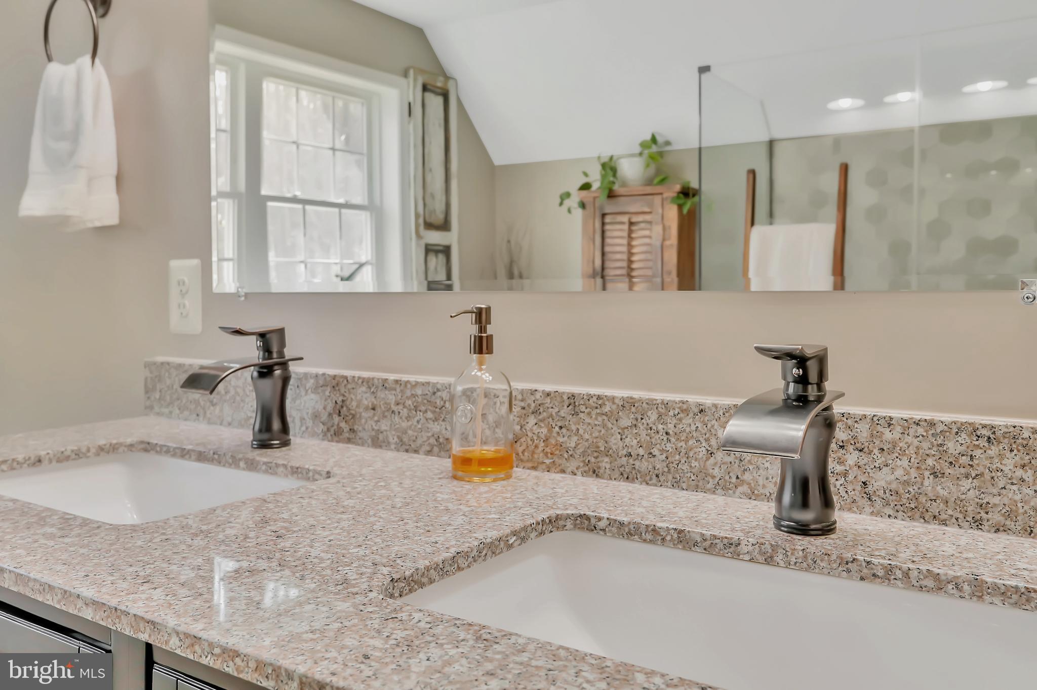 SMOKEYSHIRE - Residential