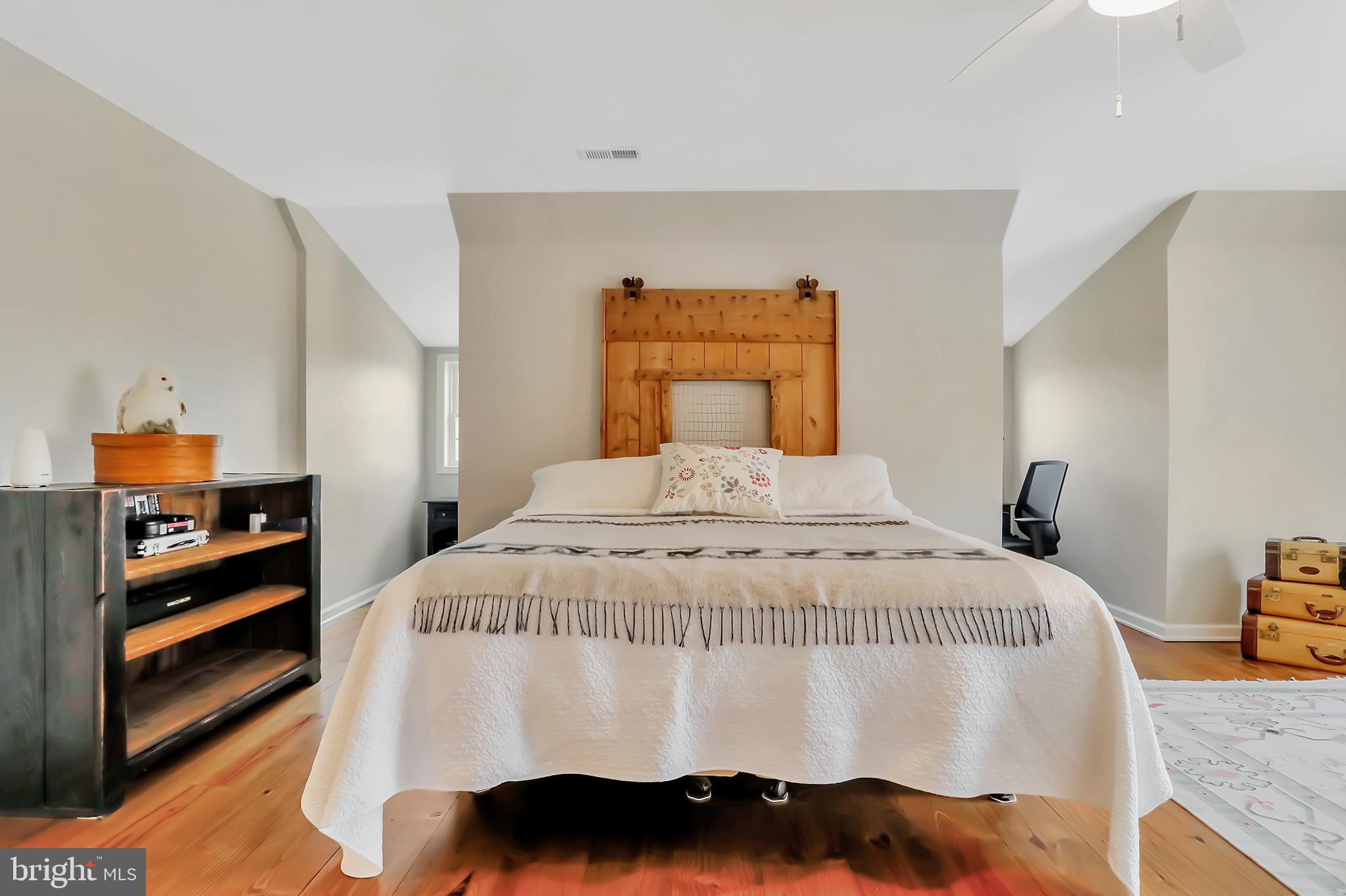 SMOKEYSHIRE - Residential