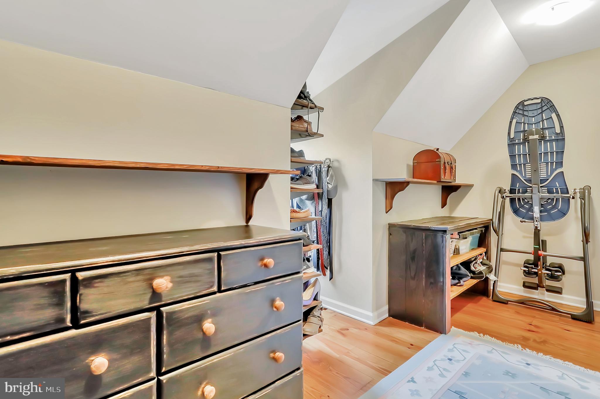 SMOKEYSHIRE - Residential