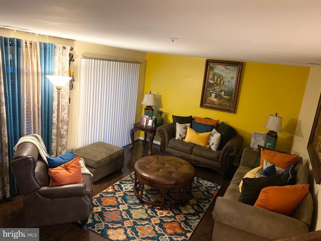 SOUTH HAMPTON - Residential