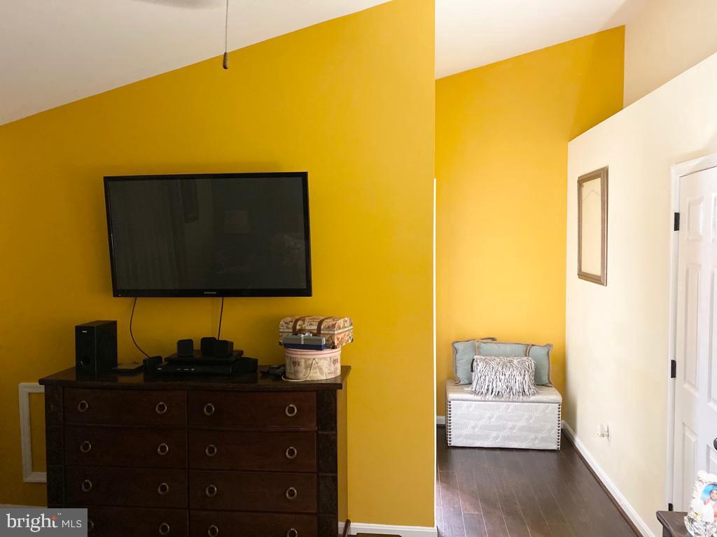 SOUTH HAMPTON - Residential