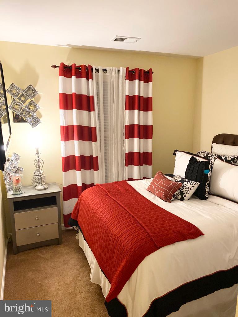 SOUTH HAMPTON - Residential