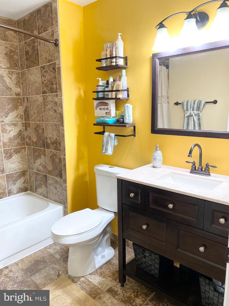 SOUTH HAMPTON - Residential