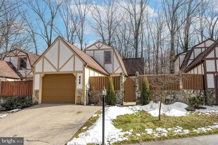 OPEN HOUSE - Sunday, March 1st, 1:00 - 2:30 PM.

121 Westminster Court is serving space, style, and a lot of “wow.”

Well maintained hardwood floors apon entry bring warmth throughout and fun accent walls keep the space feeling fresh and fun. The kitchen is modern with beautiful gold accents, granite countertops and a classic white tile backsplash with open concept to the dining and living areas. The vaulted ceilings steal the show — creating an open, airy atmosphere that feels both dramatic and welcoming.  The first floor owners suite is tucked away at the back of the home creating the space for quiet relaxation with the remaining 2 bedrooms and additional full bath upstairs. Need a home office space?  This home has that too!

Outside enjoy the private courtyard setting.  Perfect to sip you morning coffee, have evening wine with friends, and everything in between.

121 Westminster Court. It’s stylish without trying too hard. Comfortable without being boring. Exactly the kind of home you fall for faster than you would expect.