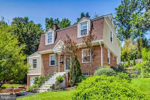 Photo of 2931 FAULKNER PL, KENSINGTON, MD 20895 (MLS # MDMC2099168)