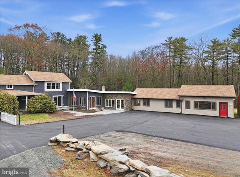 1122 PA-739 MILFORD PA 18337