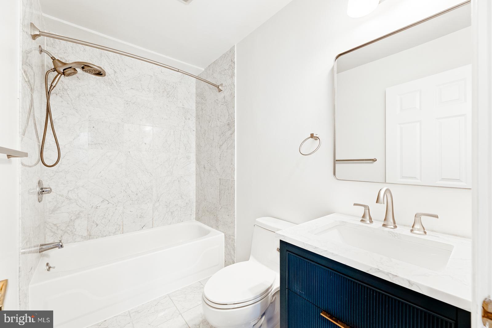 RITTENHOUSE SQUARE - Residential Lease