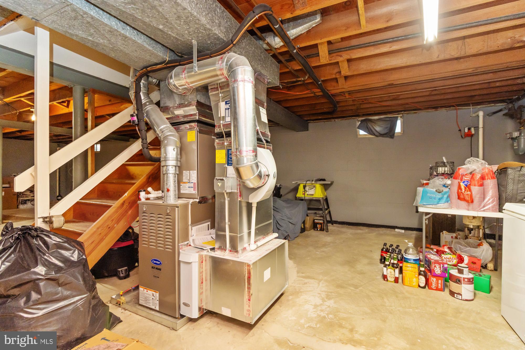 PARKWAY MANOR - Residential