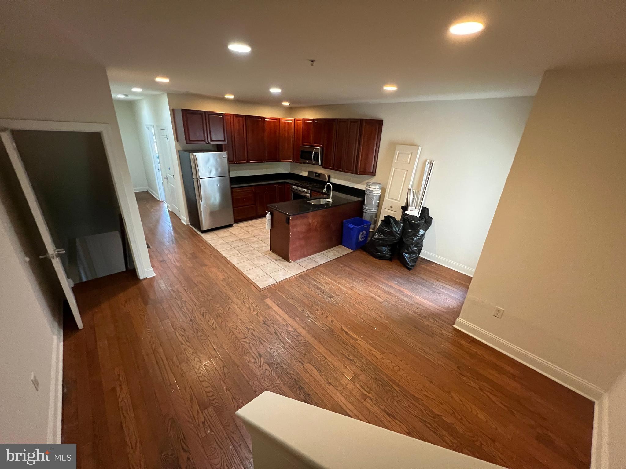 Available now! This spacious 5-bedroom, 5-bath apartment offers unbeatable convenience just steps from Temple University and the Broad Street Line, providing quick access to Center City and surrounding neighborhoods. Each bedroom comes with its own private bathroom — perfect for privacy and comfortable shared living.
Ideal for student groups, professionals, or roommates looking to be close to campus, public transit, restaurants, and nightlife.
Don’t wait — schedule your showing today!
Photos are of a similar property.