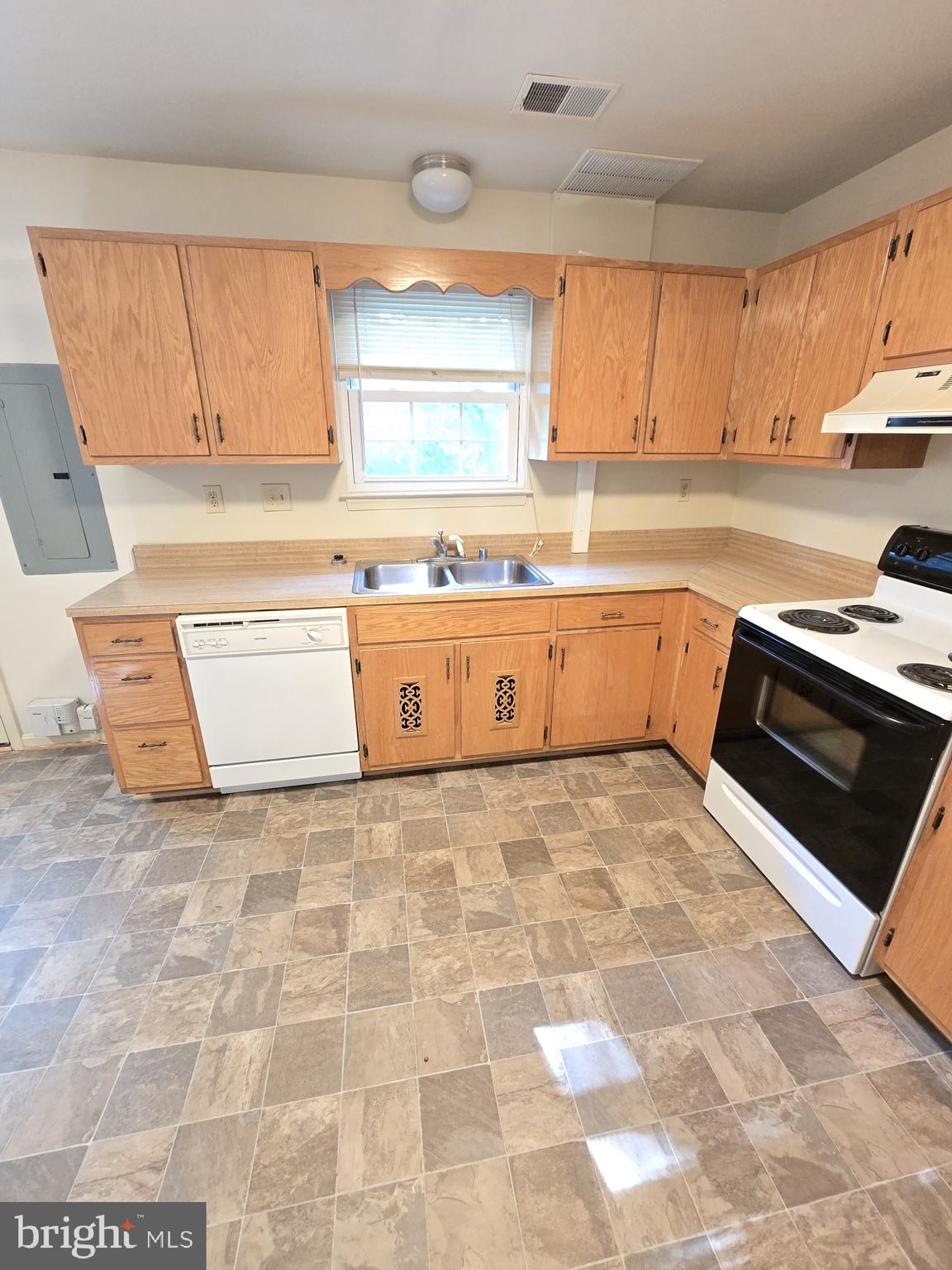 LA PLATA - Residential Lease