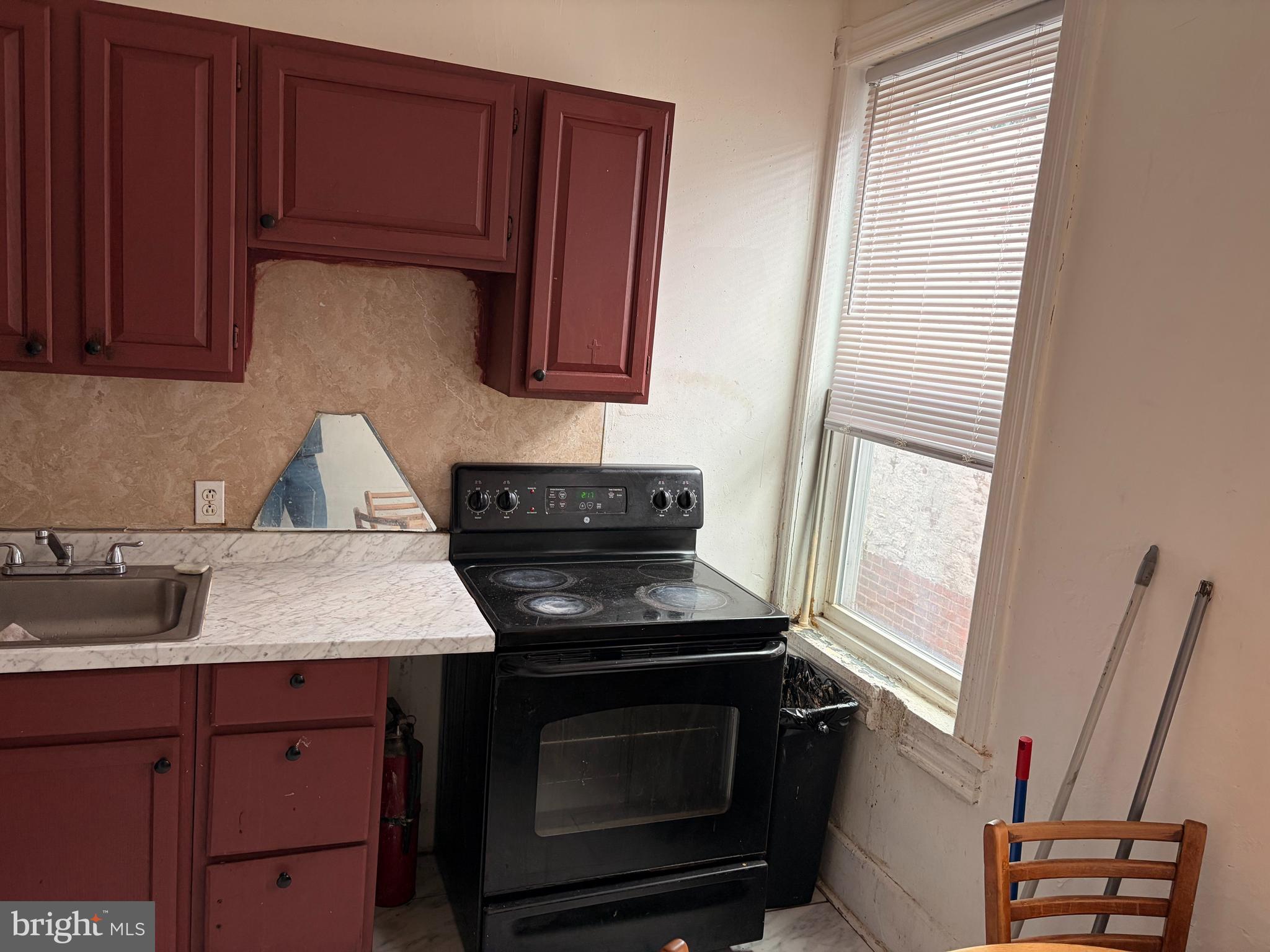 148 N 52ND STREET