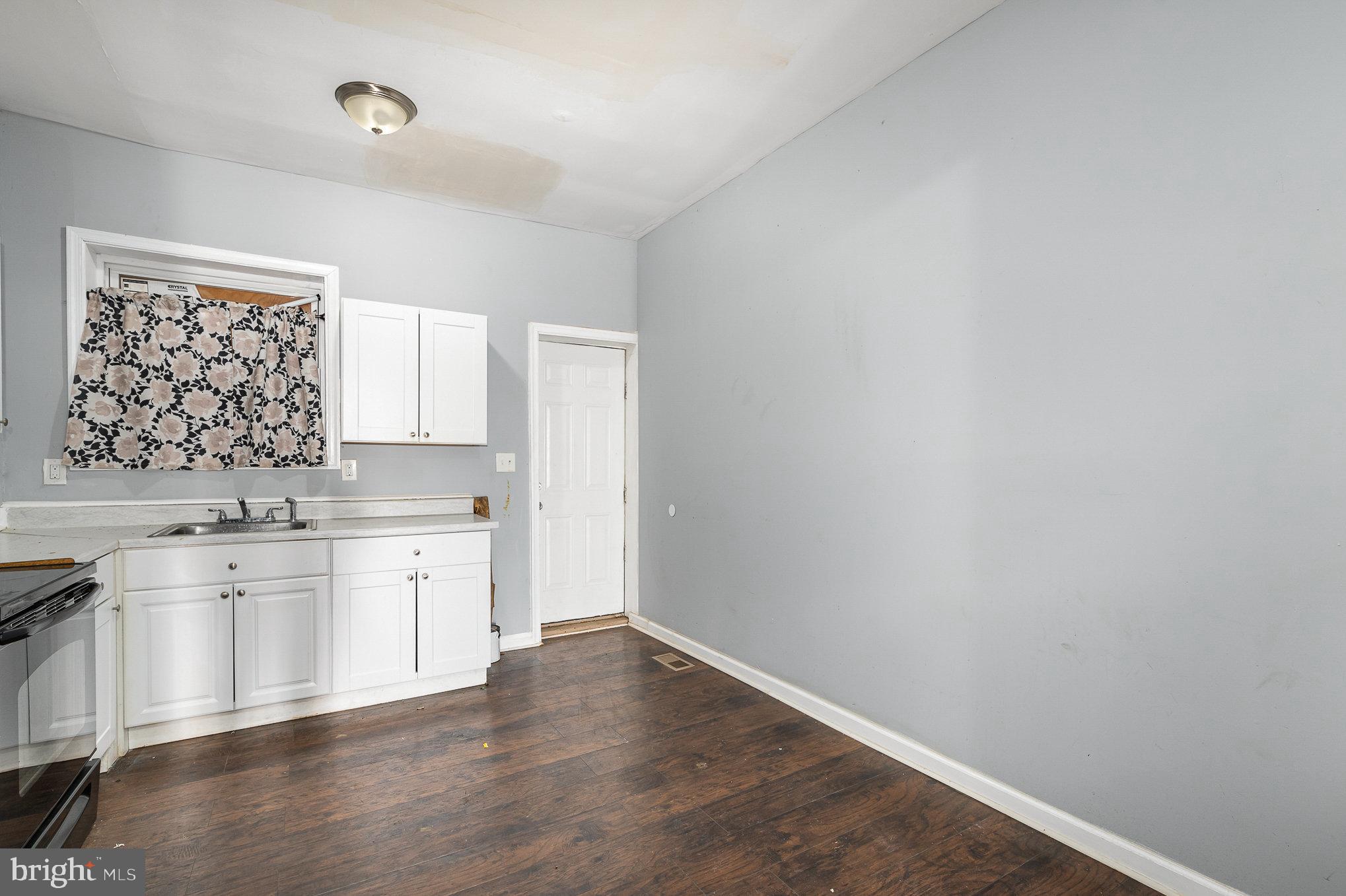 MILL HILL - Residential