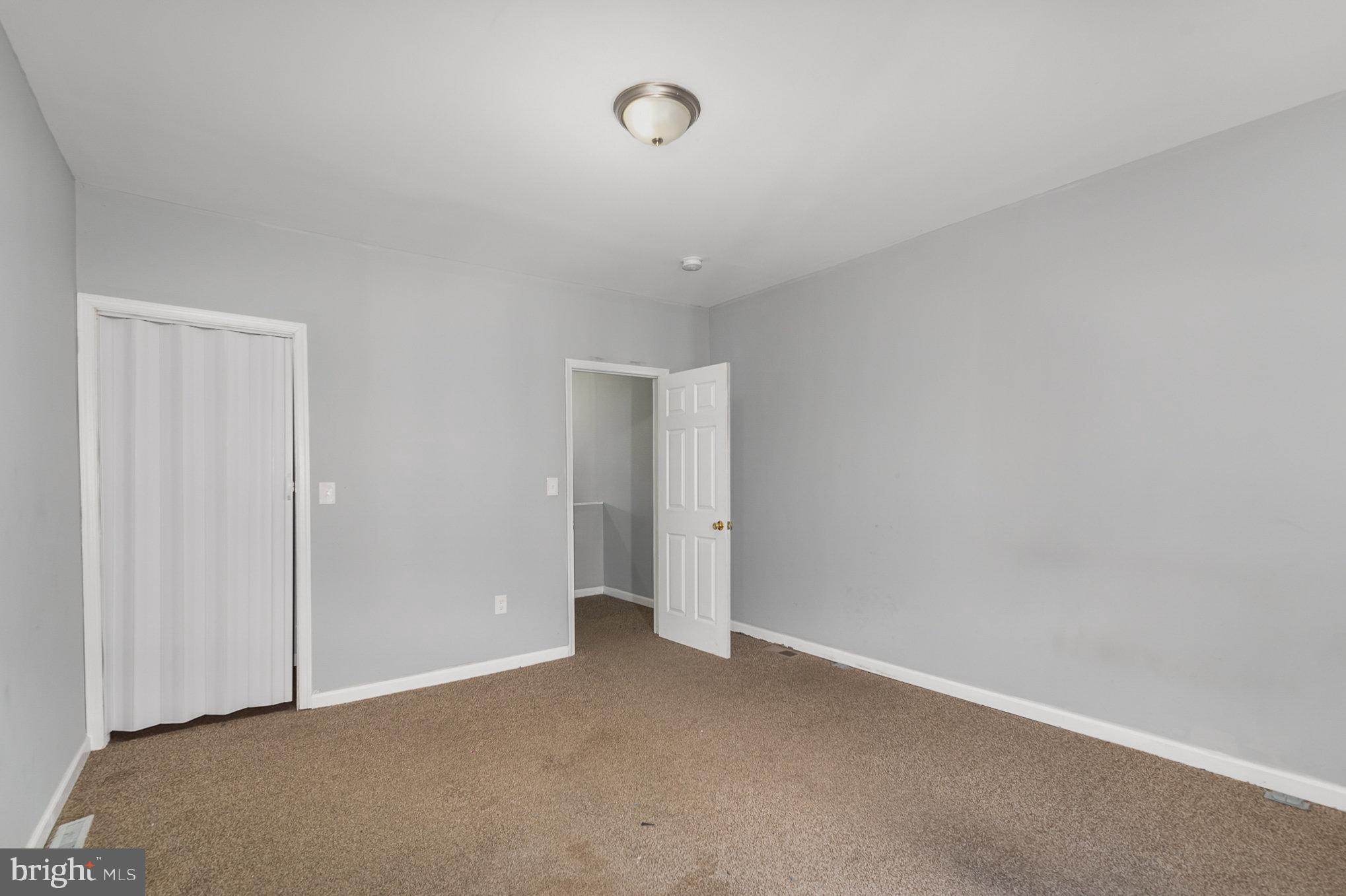 MILL HILL - Residential