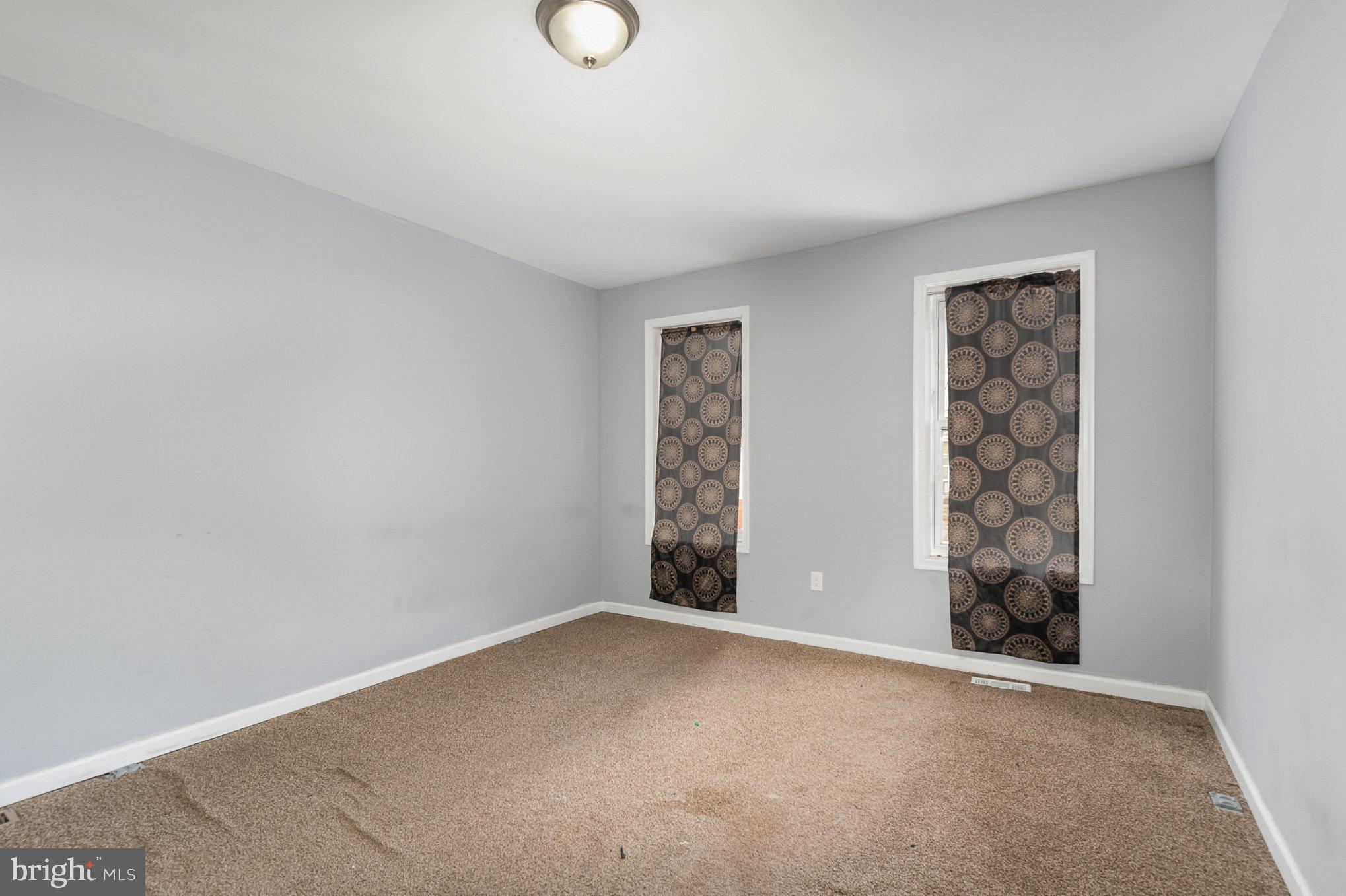 MILL HILL - Residential