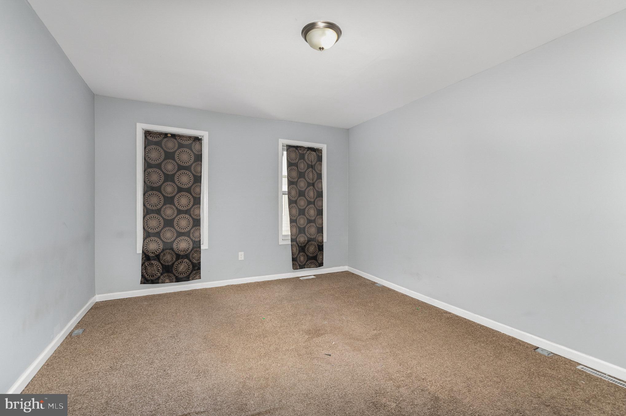 MILL HILL - Residential