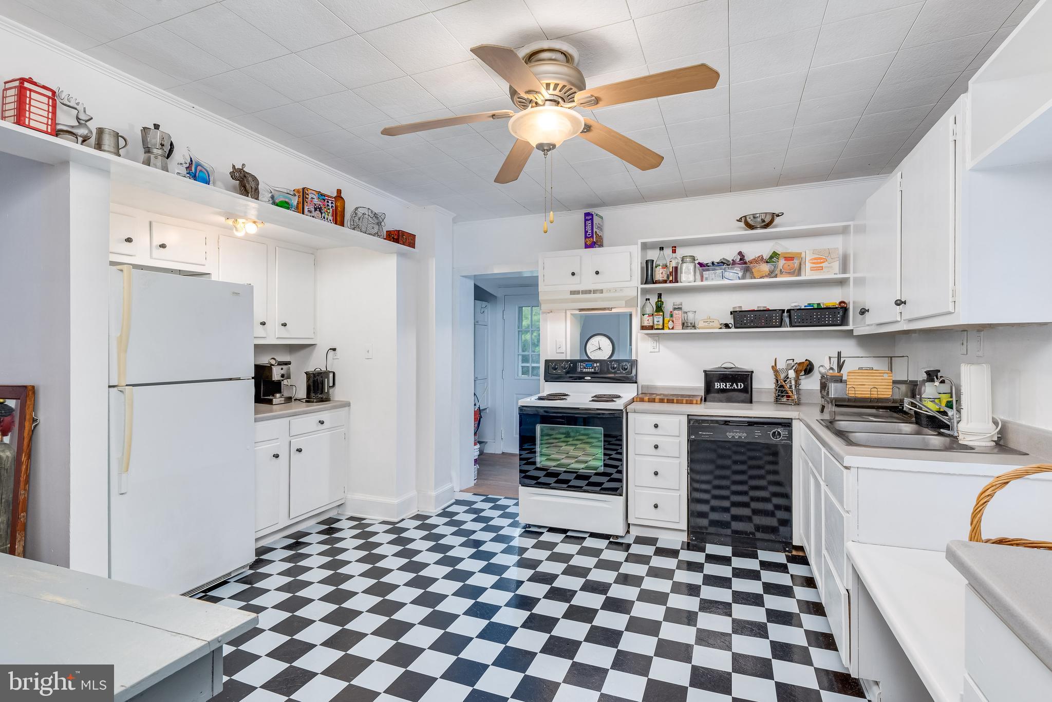 HISTORIC CHARLES TOWN - Residential