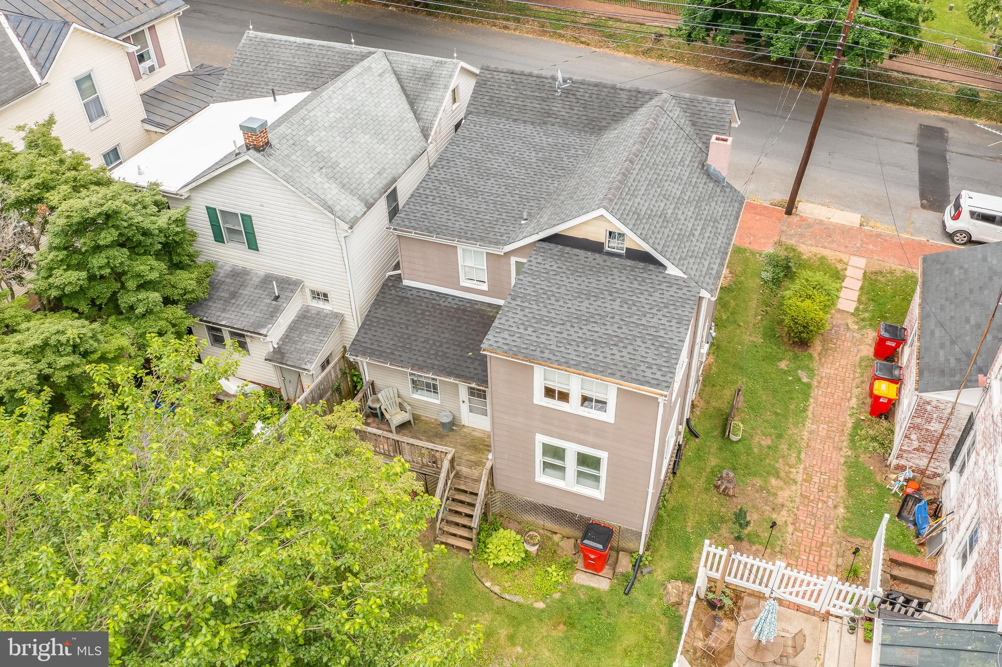 HISTORIC CHARLES TOWN - Residential