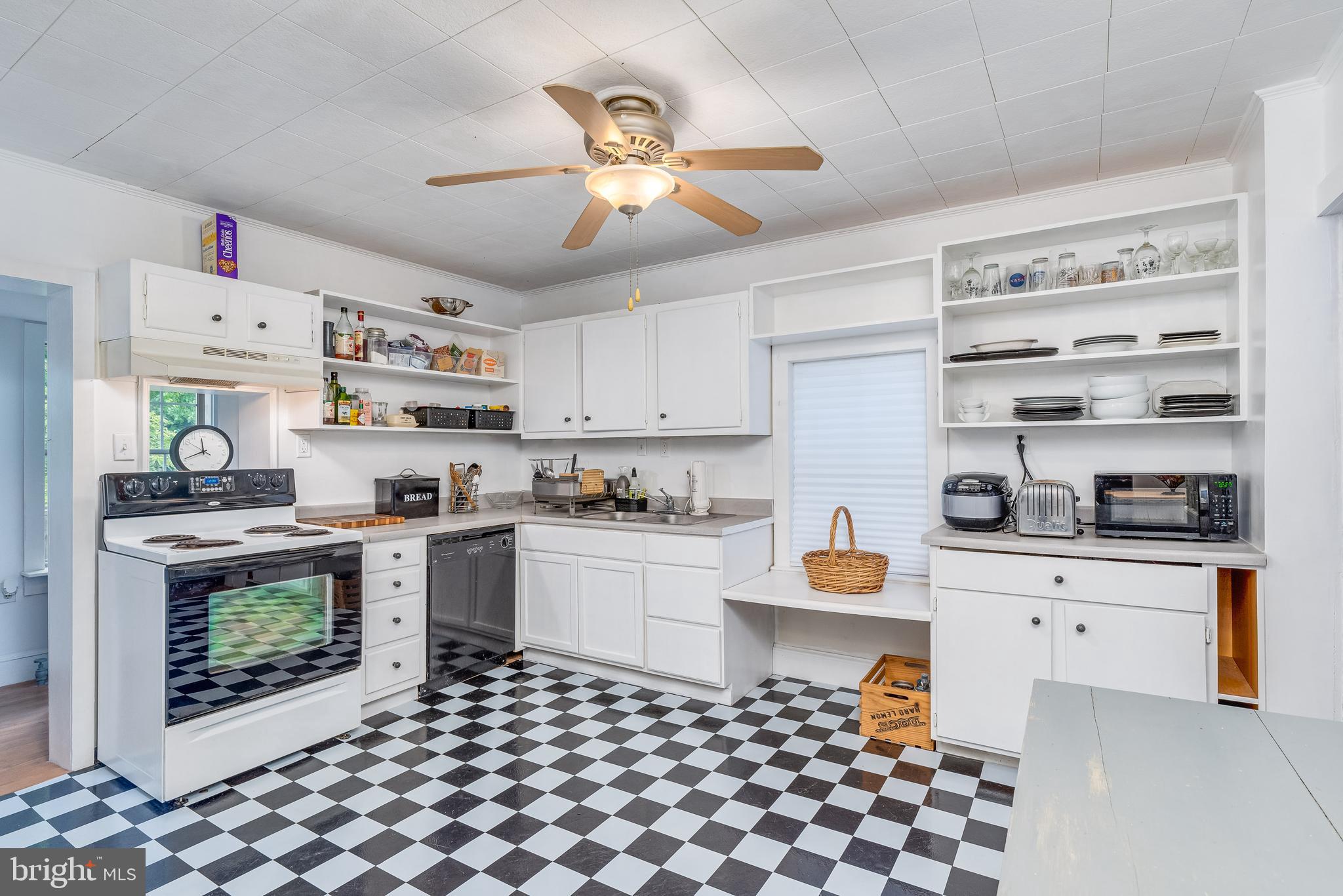 HISTORIC CHARLES TOWN - Residential