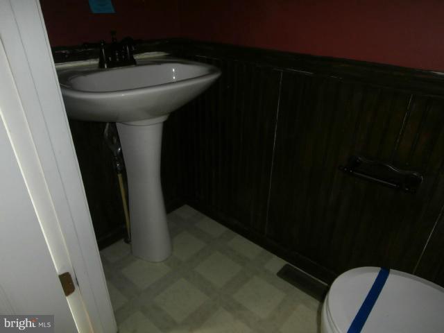 CONSTANT FRIENDSHIP - Residential