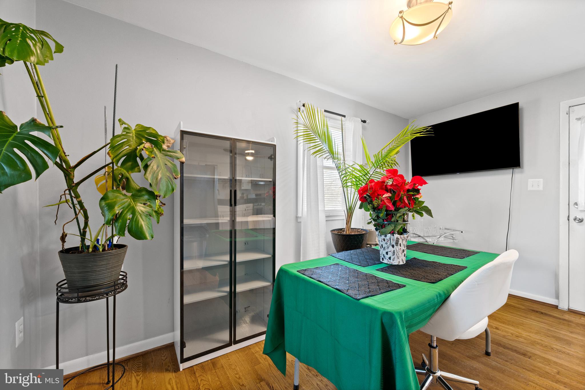 CHELTENHAM FOREST - Residential