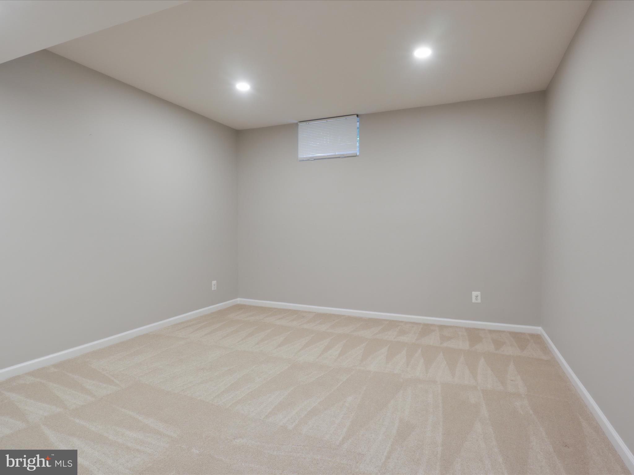 SULLY MANOR - Residential Lease