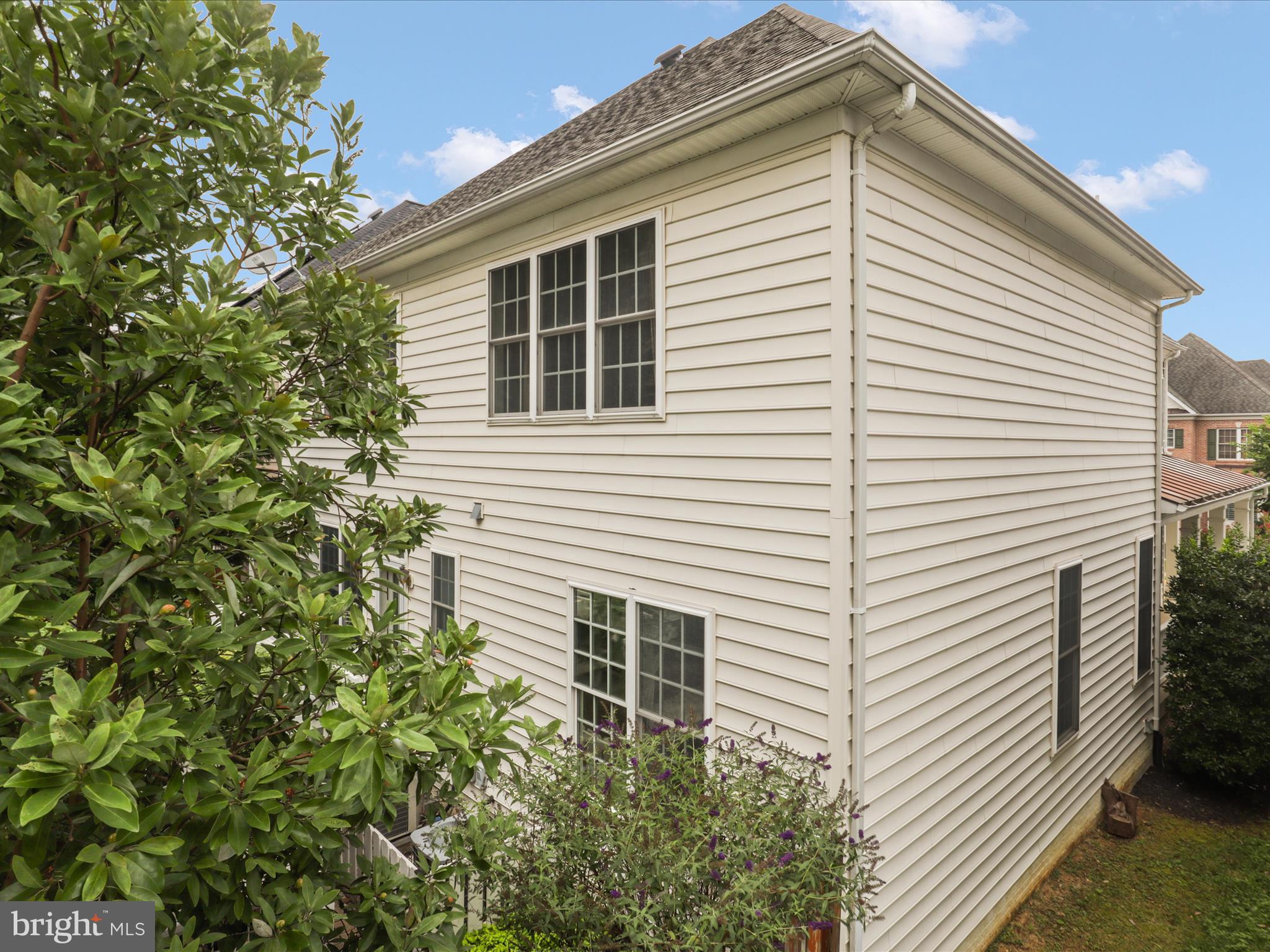 SULLY MANOR - Residential Lease