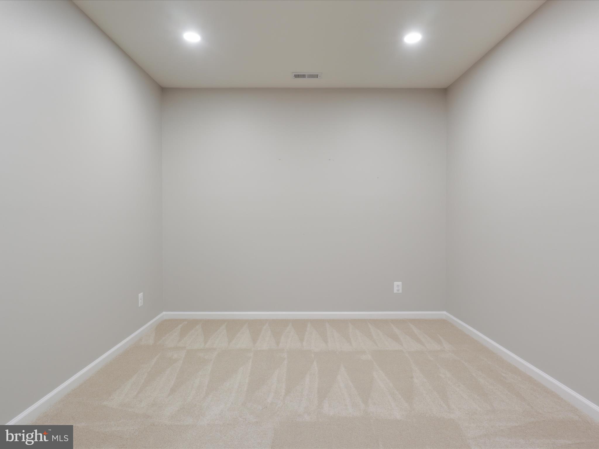 SULLY MANOR - Residential Lease