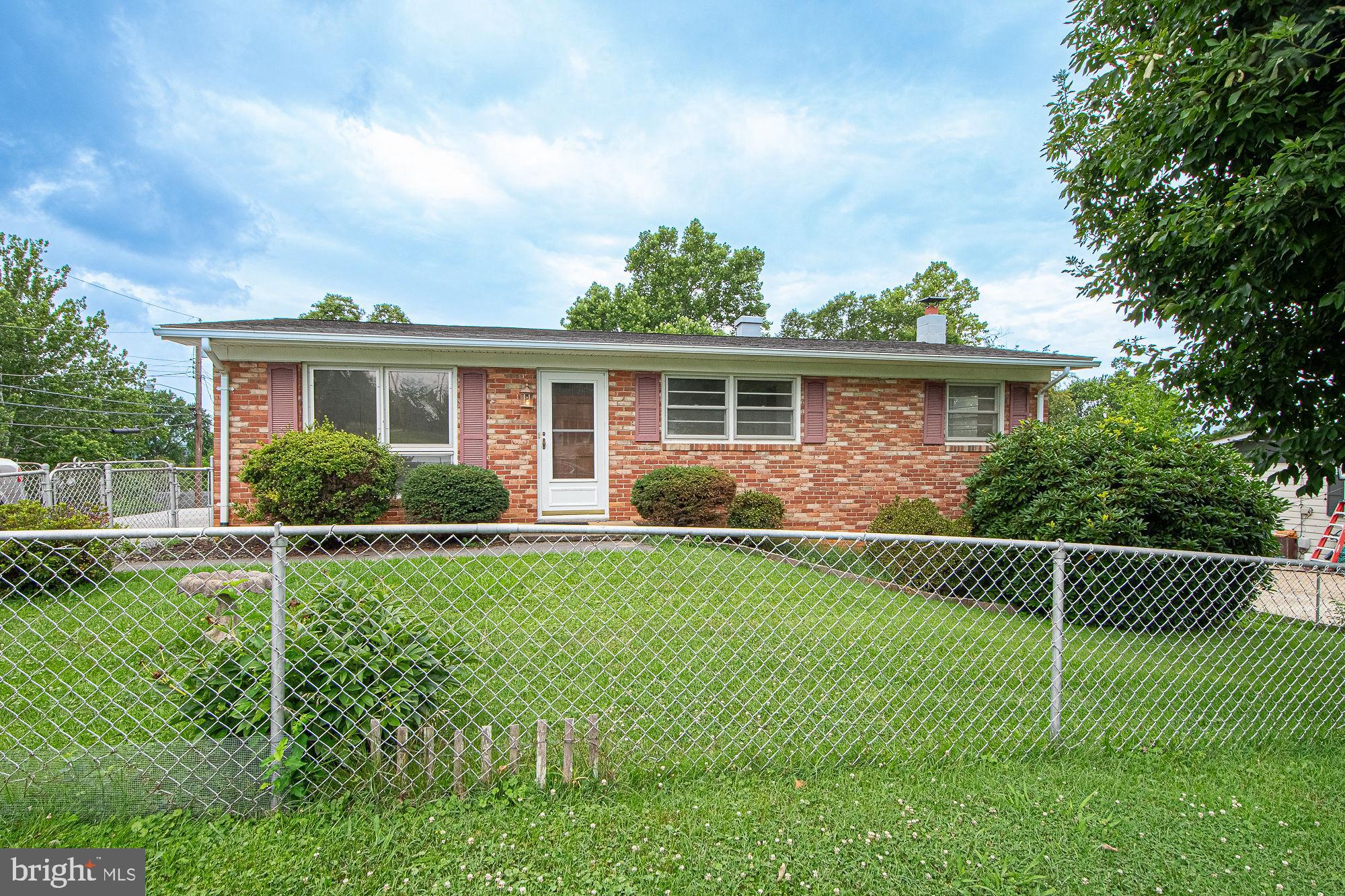 800 W 15TH STREET